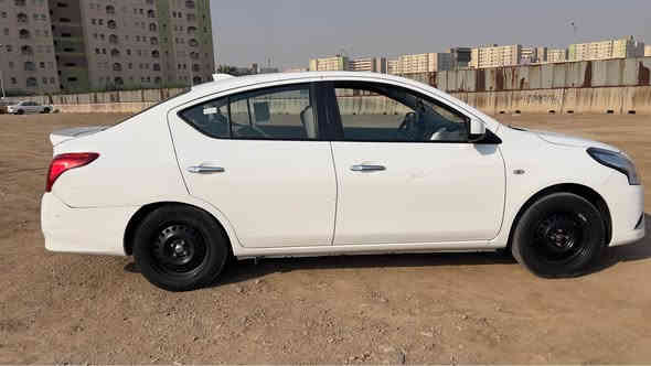 السلام عليكم سيارة نيسان سني للبيع
موديل 2024 
جديدة بيهة تصليح من الخلف جاملغين وباب صندوك 
ماشية قليل 
سيارة خير من الله محرك كير صدر مكفول 
سعر 115 وبيهة مجال قليل 
*********** بغداد
