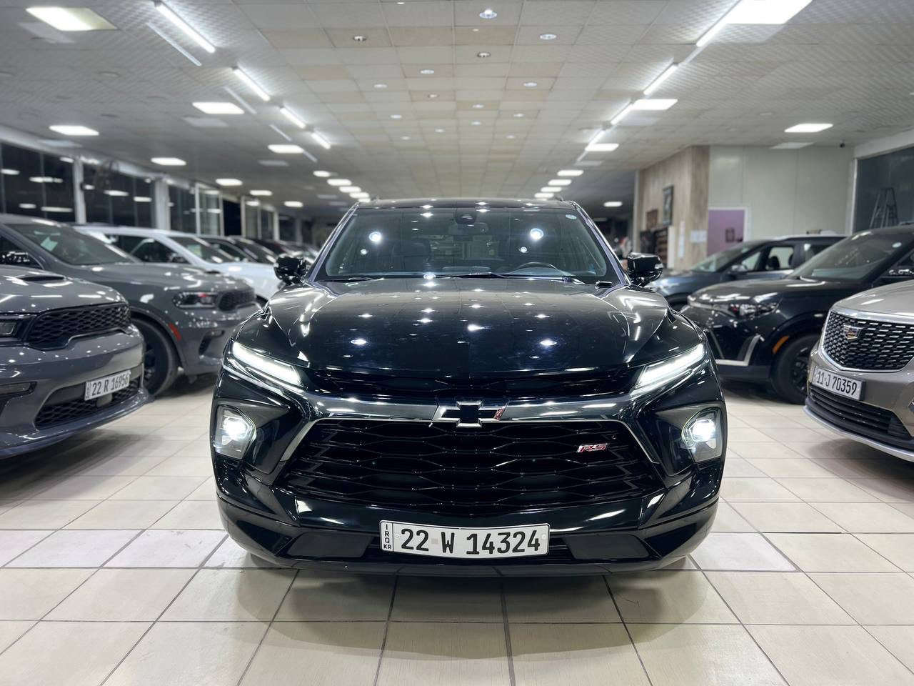 السلام عليكم ورحمة الله وبركاته.
#معرض_ابن_شعبان_لتجارة_السيارات. 
______________________________
✅اسم السيارة : شوفرليت بلايزر 
✅الموديل :  2023
✅الفئة : RS
✅رقم السيارة : اربيل وكالة اونقل ملكية حسب الرغبة
✅السعر : 199  ورقة
✅الضرر : البنيد + بارد طرف الجاملغ الامامي الايسر
✅الايرباك : ضرر ايرباك الدركة
✅عداد المسافة : 24 الف ميل 
______________________________
🔻1-حجم المحرك  6 سلندر 3600 
🔻2-ويل كب حجم 20 مع طقم تايرة 🔻بحالة ممتازة
🔻3-بصمة ابواب و بصمة تشغيل و 🔻تشغيل عن بعد 
🔻4-  نظام صوت BOSE
🔻5-لايتات زينون اصل 
🔻6-كامرة محيطية دوارة
🔻7-رادار جانبي 
🔻8-اشارات بالمرايا الجانبية
🔻9-قبق جنطة كهرباء 
🔻10-حساسات خلفية اصل 
🔻11-فتحة سقف بانوراما 
🔻12-غرفة السيارة جلد اسود اصل 
🔻13-تحكم كهربائي متكامل لمقاعد 🔻المقدمة
🔻14-المقاعد الامامية تدفئة فقط 
🔻15-تحكم ستيرن جهتين متكامل
🔻16-شاشة كبيرة الحجم للتحكم بكافة 🔻الايعازات
🔻17-كامرة خلفية  
🔻18-شاحن وايرليس لاسلكي 
🔻19-تحديد مسار

✅السعر المطلوب   199 ورقة ✅
 _________________________________

‏*********** ‏ 📞المبيعات. 
***********٣📞الادوات. 

🔴العنوان:النجف الاشرف-
🔴المدينة المائية-
🔴مقابيل حي الجامعة-
🔴مجاور كافية الزاويه-
