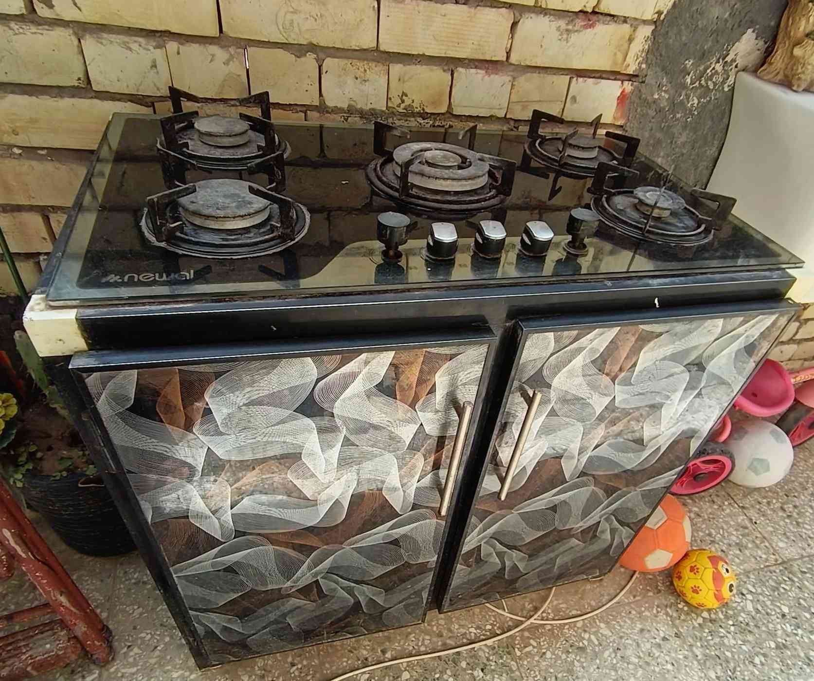 طباخ وبنفس الوقت كاونتر مستخدم شغال
 قياس 90 × 60
السعر 50 الف


**إذا كنت صاحب هذا الإعلان وتريد حذفه لأي سبب، رجاءا أرسل رسالة إلى الدعم الفني**