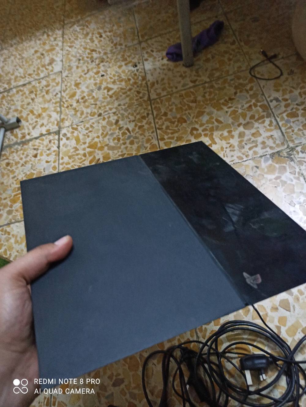 
playstation 4 fat  للبيع 
ذاكرة 512 
ويا يدتين وقرص فيفا 2018 
السعر بي مجال 
الرقم بي واتس اب 
يوجد توصيل مجاني 
مكاني بغداد منطقة جميلة محلة 516 
جهاز شوية الكفر بي شخوط لان تركتة بس نظيف من الداخل 