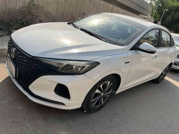 السلام عليكم 
شانجان ايدو بلس 
موديل 2022 السيارة فول ورقمها بغداد الجديد وماشية 80 الف 
بيها صبغ بالباب مال سايق 
والدعامية مثل ما بالصورة  
السيارة نظيفة ومرتبة 
السعر  120 وبيها مجال
***********
