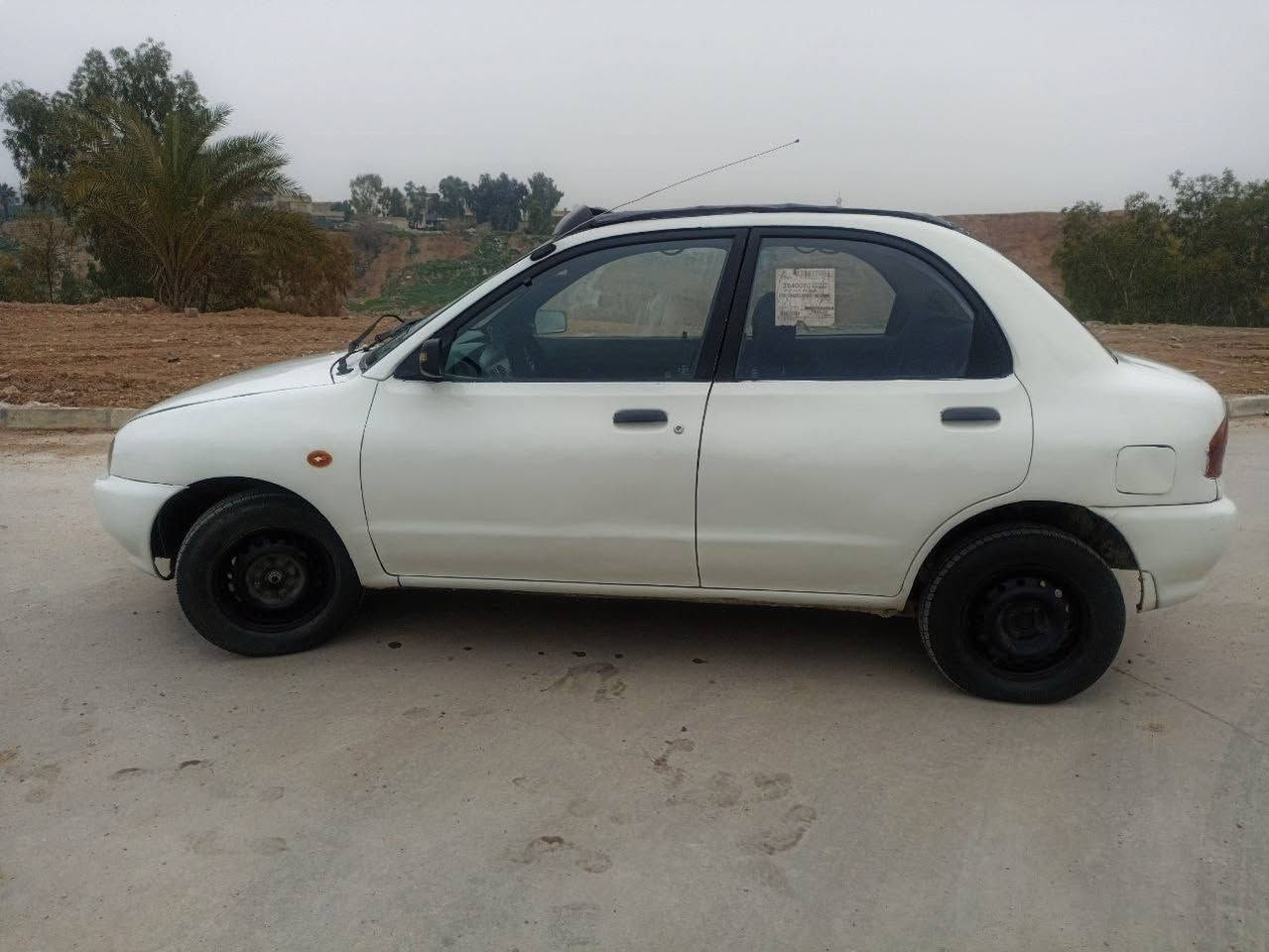 للبيع مازدا 121 سقف كشف جلد  مصبوغة صبغ  جمالية
كير ومحرك شرط محرك 16 وكير توماتيك بلاديات مالتها اربع تايرات جدد السيارة حيل حلوه وداخل ابلادي السيارة بالواقع احلى من الصور وكهربائياتها كلها شغالة 
شرط التحويل والرقم الدولي 
سعر 26 وبي مجال بسيط 
للاستفسار ***********  الموقع حي المثنى
