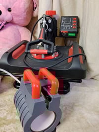 مكبس ملابس ومكبس اكواب درجه اولى استخدام جدا قليل  للبيع قيمهن باليرضي...