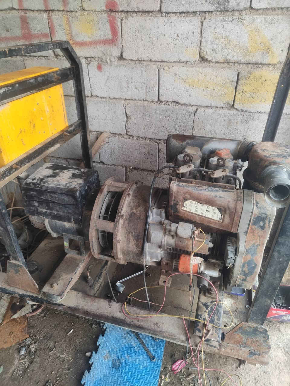 السلام عليكم داينمو ثري فيز للبيع السعر 300 نقص كارت يعوزهه
***********
