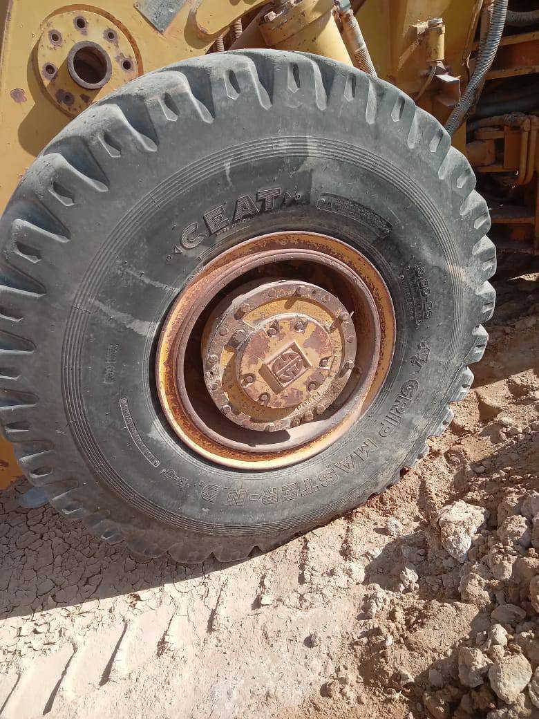 السلام عليكم موجود عندي كير شفل ٧٠ شغال وموجود اكسل شفل ٧٠ وموجود تركم كلهه للبيع مال تفصيخ واسعار جو لسوك وياله حجم ٨٠ شرط نضاف للبيع ليريد يشتريهه يتصل الرقم ‏‪***********‬‏
