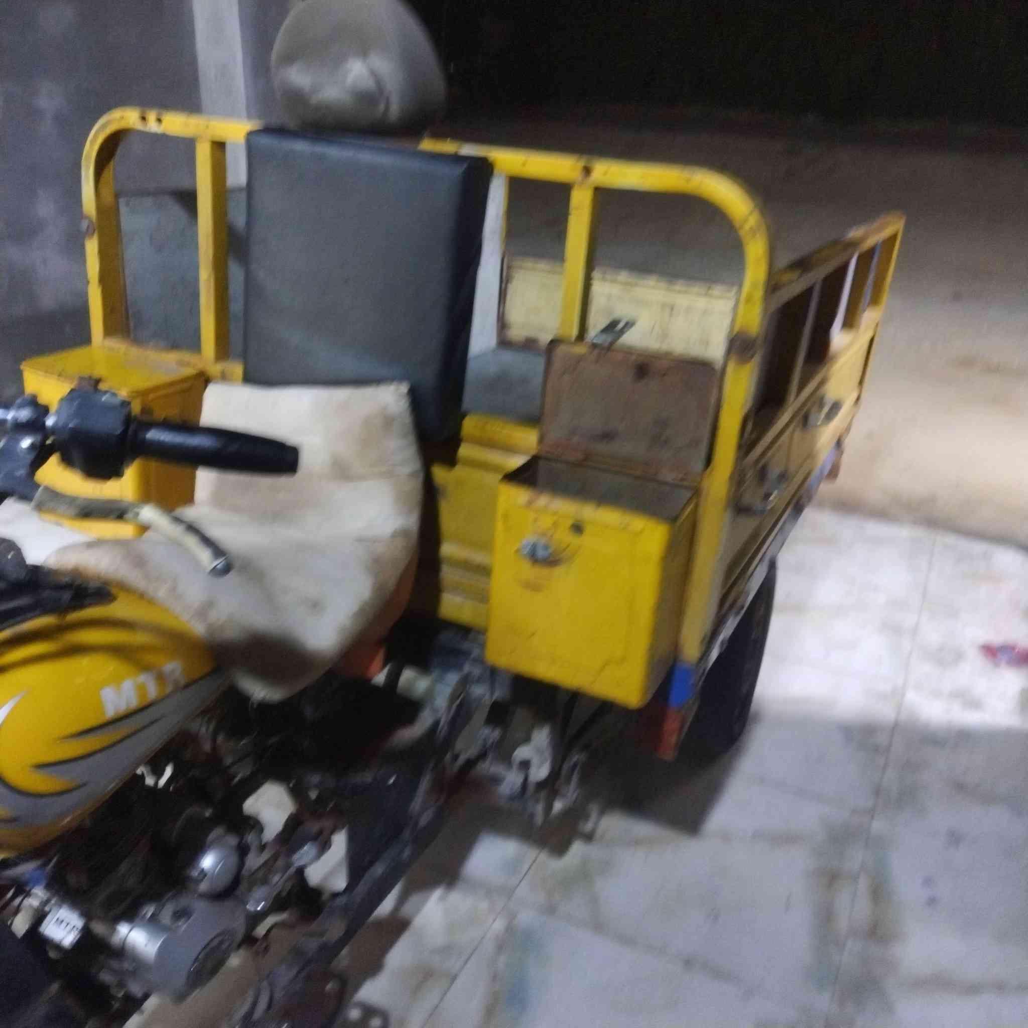 سلام عليكم ستوته رقم سنويه اريد اراوسه بدوات لويطوني فرق واذا بببيع سعره مليون وبيه مجال


**إذا كنت صاحب هذا الإعلان وتريد حذفه لأي سبب، رجاءا أرسل رسالة إلى الدعم الفني**