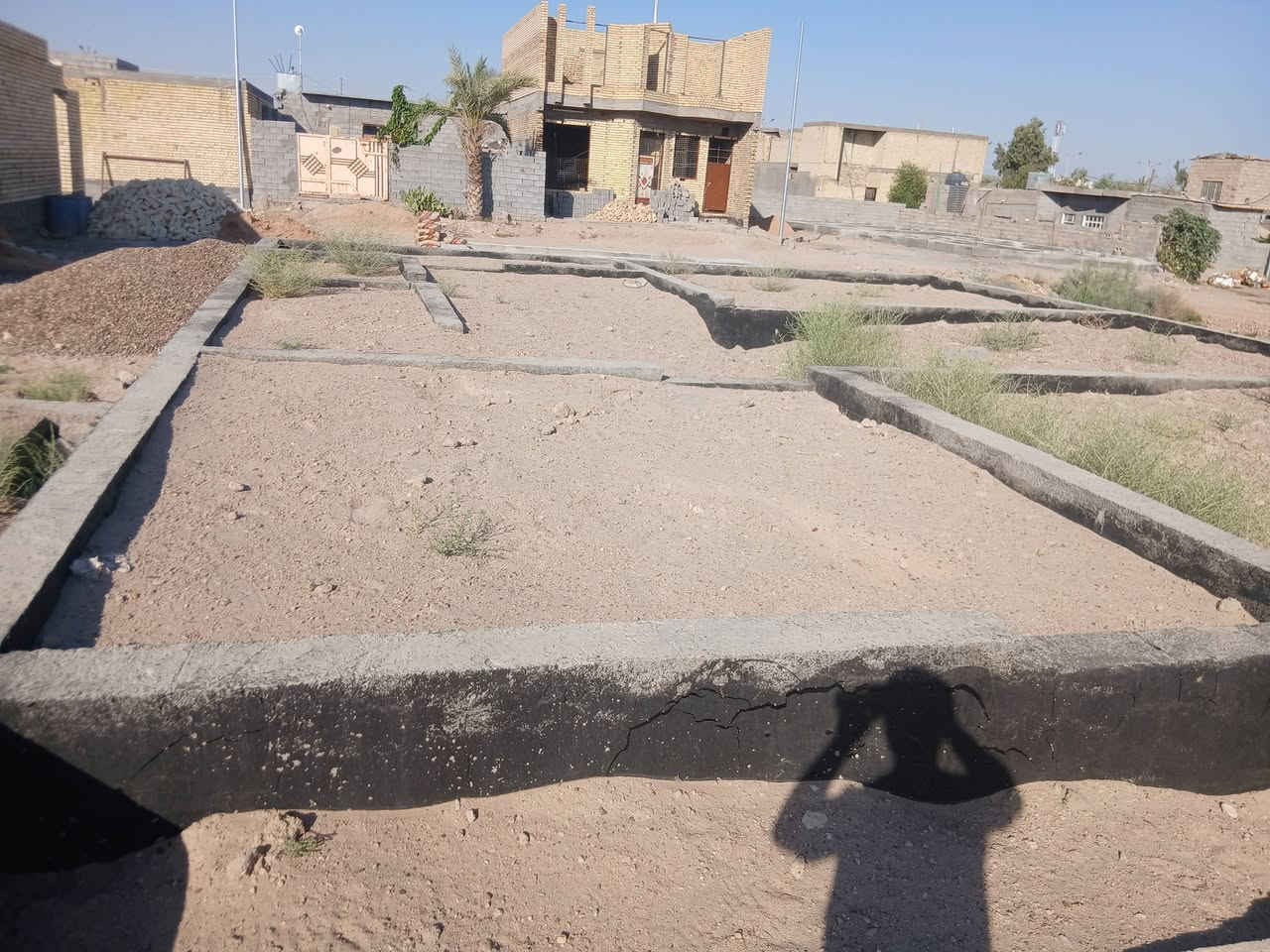 سلام عليكم يوجد بتلو مساحه ١٥٠ //١٠×١٥ خريطه حلوه بل مسالمه طريق نعيميه خدمات ماء او كهرباء او سكن قريبه ع شارع ٤٠ //***********
