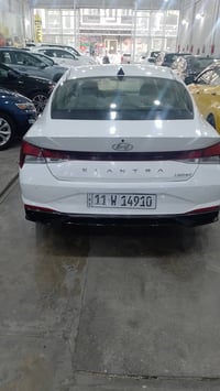 هوانداي النترا موديل 2021 وارد كندي حادثها موضح في الصور وبها مكانين ب...