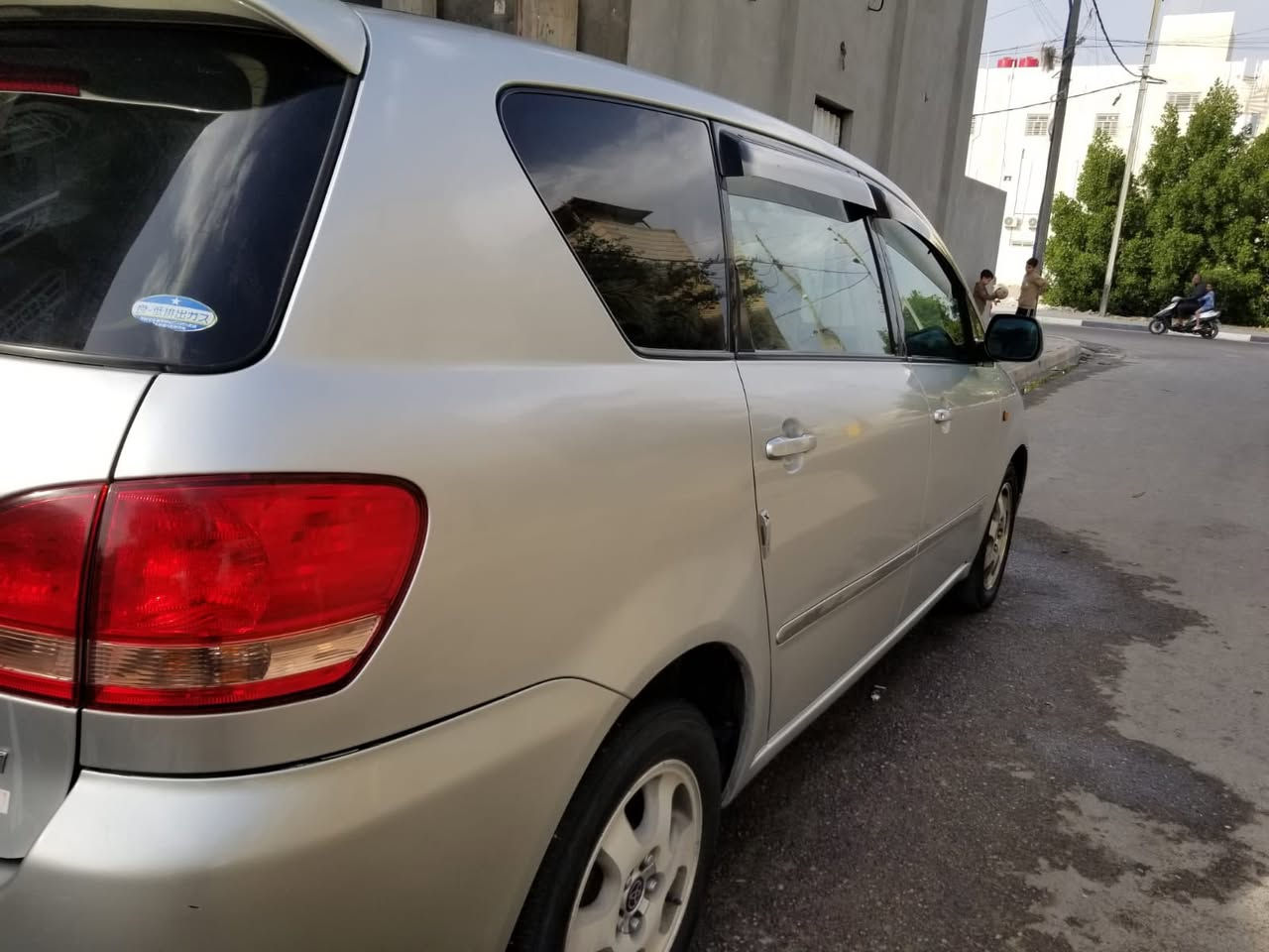 ابصم 2ويل موديل منزل 2001سيارة
سيارة باسمي
السعر 105
بيهه مجال قليل
السنويه تنتهي ب 2030 
رقم التلفون ***********
