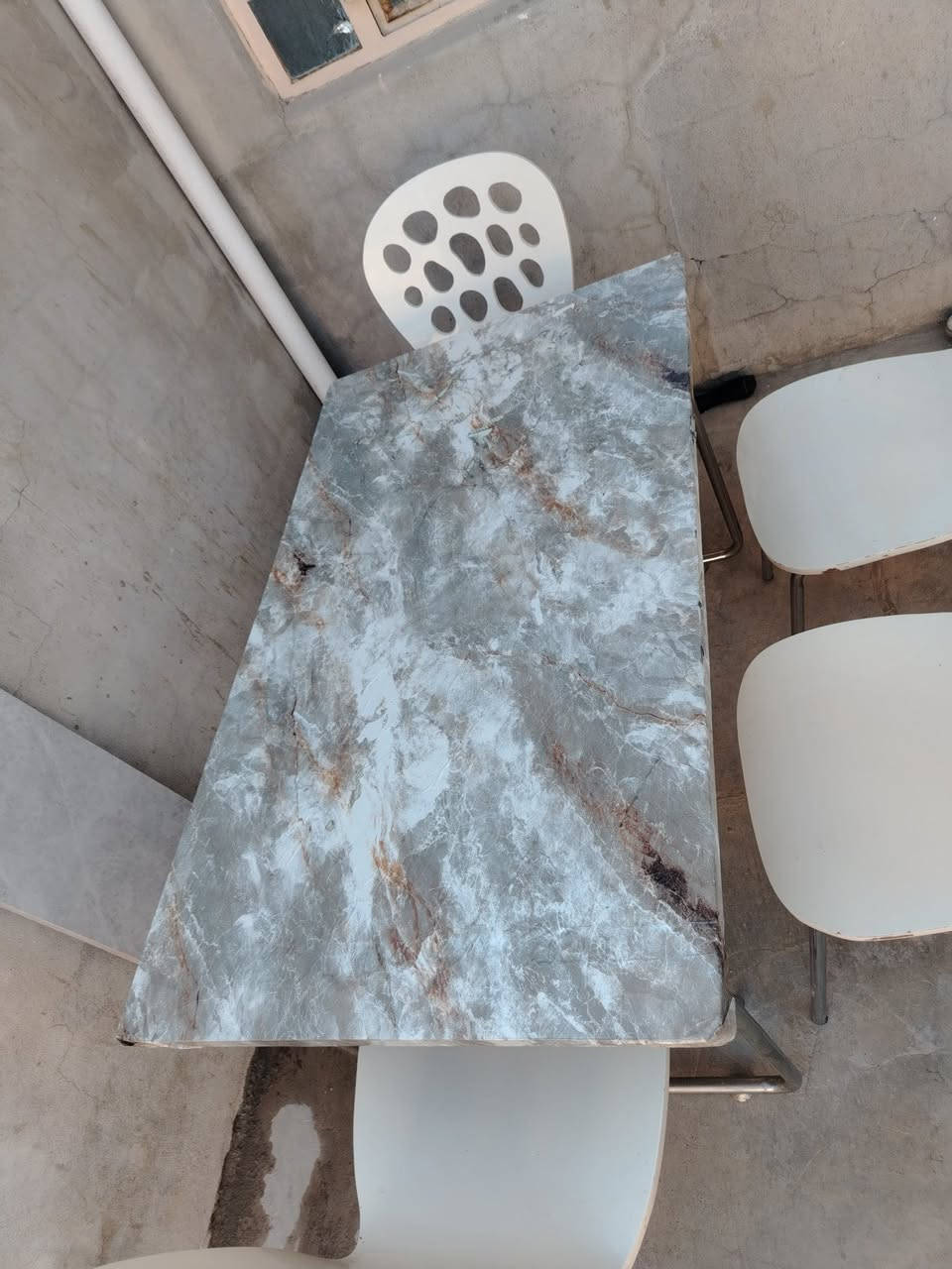 كاونتر خشب نضيف للبيع السعر 60 وميز طعام +اربع كراسي سعر 35 الف مكاني موصل 17 تموز رقمي :
***********
