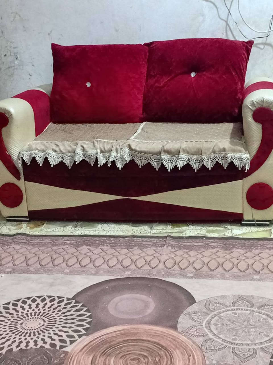 ٥ قطع
العبيدي    ٣٥٠ 
***********
