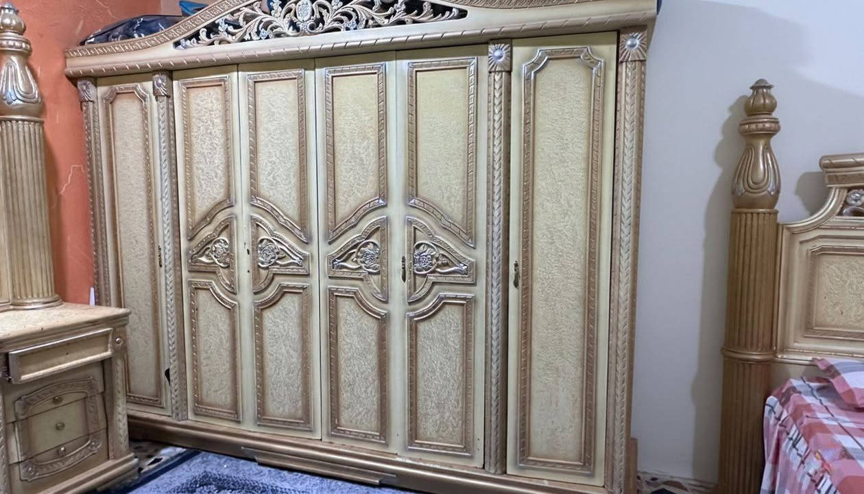 غرفة كويتية للبيع السعر ٥٠٠
بصرة***********
