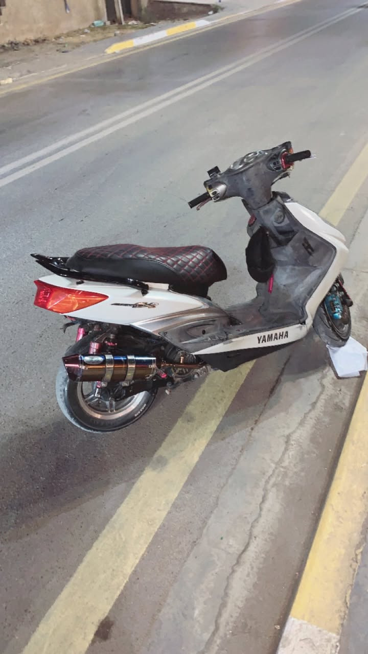 السلام عليكم شباب (مكلف بل نشر) 

سعرها مليون وربع نهايتها تعبان عليها هواي 

مكان الدراجه زعفرانيه
رقم صاحبها ***********
سكنس فحل كابريتر عكس مكينه كور مختلف ممعروفه شكد لمكينه
تزويد لدراجه 
‎1  انسي واي يدات 
‎2 عضمه كرزيه انسي واي
‎3 تعلاكه كرزيه انسي واي
‎4 قبق بانزين كرزي انسي واي إطاري كاربون الاياف 
‎5 قبق شاصي كرزي
‎6 دوسات نيكل انسي واي
‎7 فج وتطواله برمبو سمائي
‎8 ملاقط انسي واي كرزي
‎9 كابريتر عكس جبير  
‎10 جوين حجم 34 جبير 
‎11 دبلات كرزي بطل دبليو اف
‎12 زوج كلجات ماركه قويه خرز كبار
‎13 سلف ترجيه رياضي
‎14 صالنصه ستيل ماركه قويه
‎15 شمعه رباط ستيل ماركه
‎16 قبق فلاوين رياضي ستيل
‎17 براغي رياضي+قطره +اكسل رياضي كرزي 
‎18 زوج وياله نجمه 
‎19 زوج تايرات جلاتين
‎20لايت زنون نوعيه اصليه وغاليه 
‎21 اشاير وبكلايت برتقال اصلي 
بعد بيها نواعم ناسيها مكان الدراجه زعفراني رقم صاحب الدراجه هاذه ***********
