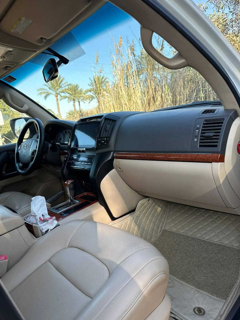 السلام عليكم
لاندكروز ٢٠١٣ Gxr فووول جديدة جدا 
ماشية ١٨٥كم رقم بغداد سنوية بأسمي هزة جديدة سنوية جديدة رقم إنكليزي 
بيهة قطعة وحدة صبغ جاملغ خلفي
مكينة وكير وصدر وتخم تاير كلة بشرط
فتحة
٨ ايرباك
كشنات جلد 
كشن كهرباء 
زراك لايت
شاشة تاب
مرايات شفط
حساسات أمامي وخلفي 
كامرة 
السعر ٣٤٠
للاستفسار ***********
مكان السيارة الرمادي
