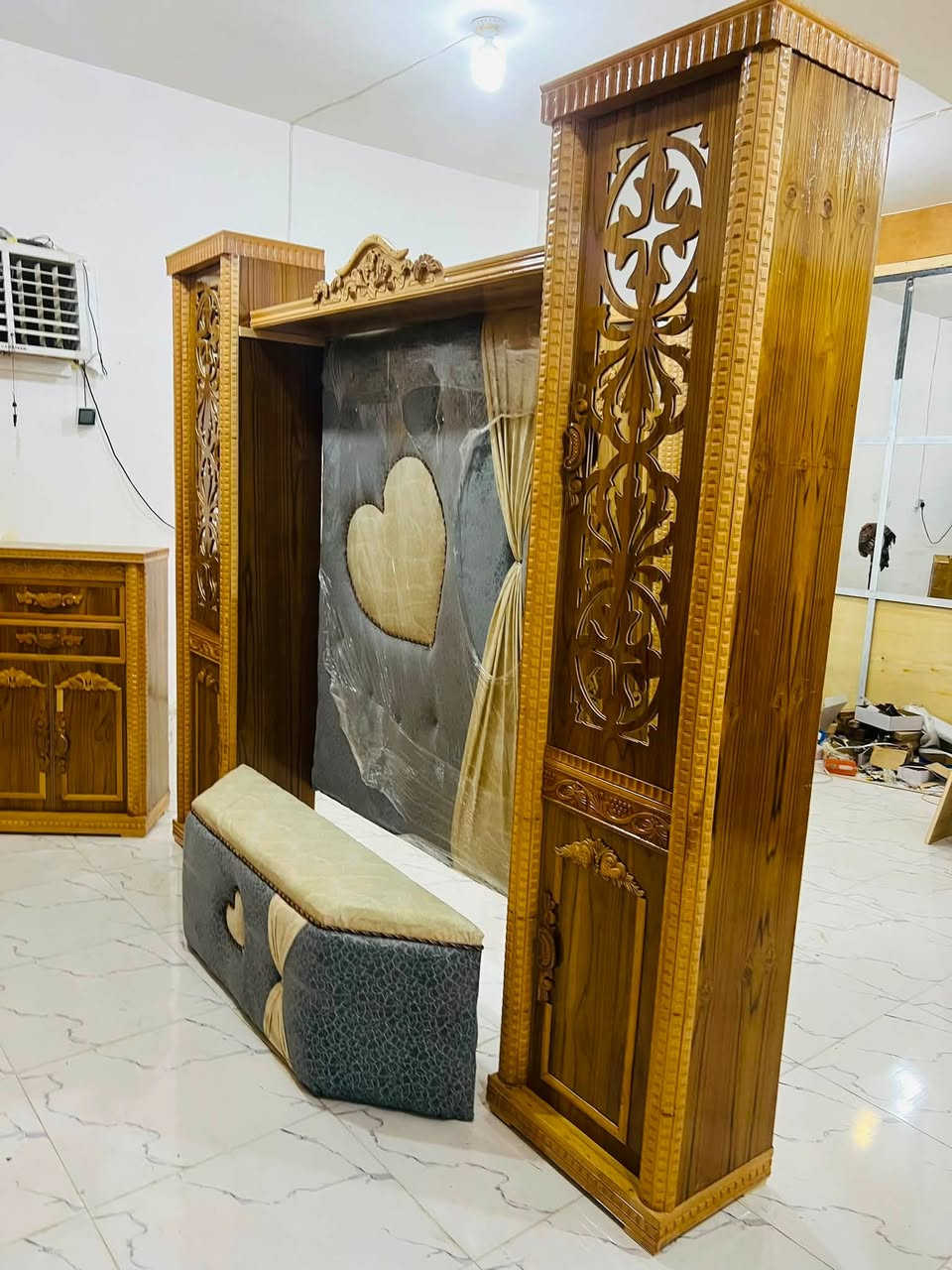 معرض الميار.  للأثاث المنزلي 
 العنوان القيارة قرية اجحله 

متوفر غرف ثقيل صاج داخل خارج 

كل الفصالات الحديثه.     نقد.  وقسط. 
عل بطاقه الرافدين   بدون مقدمه.   

يبدي القسط ٧٠ الف وصاعد.   

راسلونه ***********
