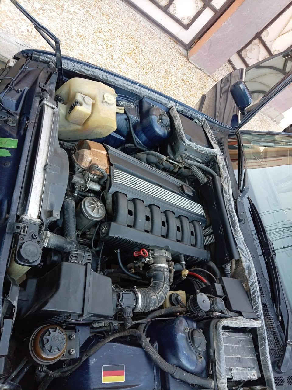 BMWحجم 520
فول اوتو بس گير عادي 
كشنات كهرب كلو شغال 
موديل 93 وارد ياباني 
تبريد ثلج شرط الظهر وثلج..
صبغ عام جماليه بدون ظرر 
داخل صاجات درگه m
طخم اماي خلفي كلو جديد 
السعر 65 وبيها مجال 
الخاص مفتوح 
***********
اتصال او واتساب
