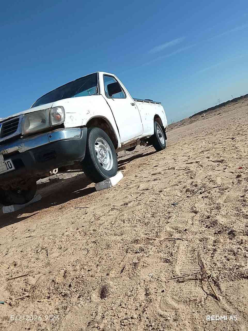 نيسان اللبيع موديل 2000 مكينه وكير  خير من الله سياره جهاز  ***********
