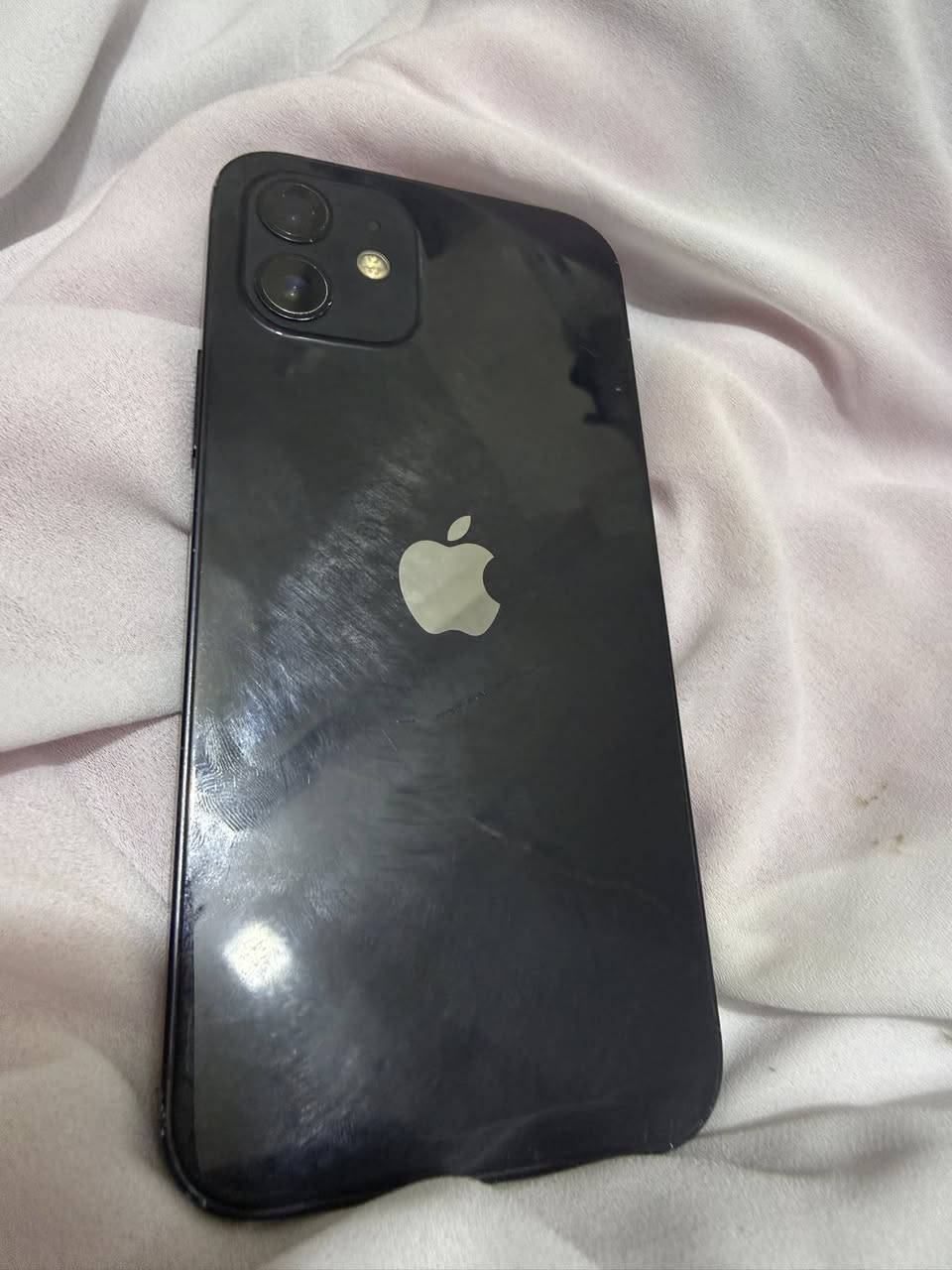 سلام عليكم ايفون 12 عادي ذاكره 64 جهاز مبدل بي شاشه اصليه وبطاريه 100 اصليه نضافته 90 ب‎%‎  شوفت عينك سعرهاا 225 وبي مجال شراي يتصل ***********
