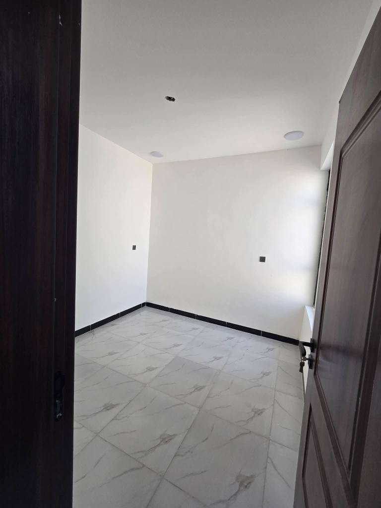 50م²  للبيع واجهة 6 ضلع منفصل

   يحتوي البيت على 3 غرف نوم 
وصحيات عدد 2 بناء حديث درجة اولى 2026
حي الجهاد ديوان المخابرات موقع ممتاز 

  * تتوفر عروض اخرى بأسعار ومناطق مختلفة *

للأستفسار : مكتب سومر للعقار 🏛️ حي الجهاد الضباط 
*********** 📞 ابونمر بغداد, العراق
