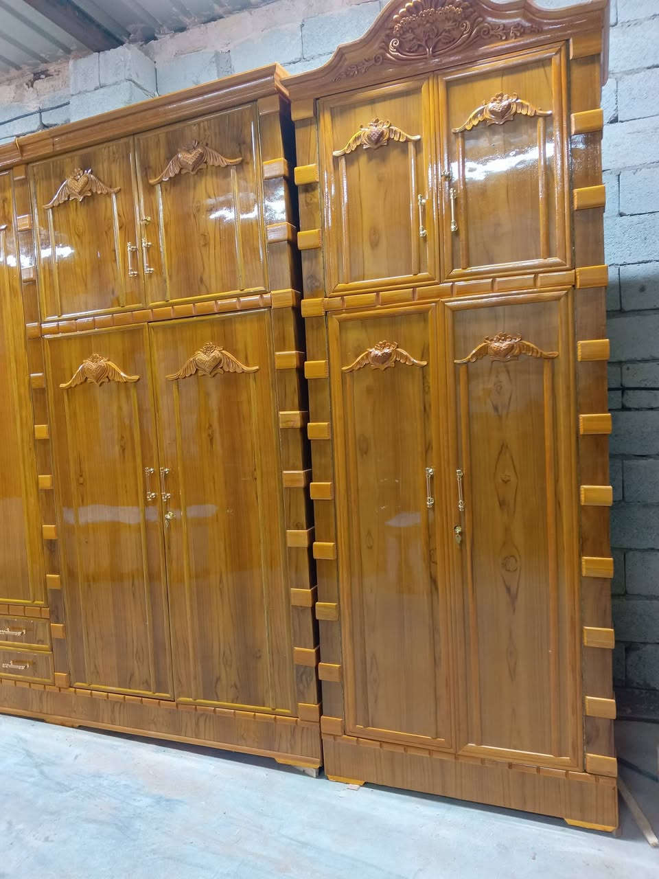 غرفة الداخل والخارج صاج طبيعي خمسة ملم سعرها مليون و ٦٠٠ ***********
