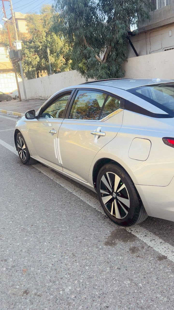 ✅ نوع السيارة : نيسان التيماا NISSAN
✅ اللون سلفر 
✅ الفئة : SVبلس 
✅ سنة الصنع :2022
✅ عداد المسافة : 38ميل 
للبيع فقط بدون مراوس بدون اقساط
 حادث سياره:.3 قطع صندوق +جاملخ خلفي +بونيد 
حجم محرك (2500) 4 سلندر 
كير محرك شرط لا صرف ولا بخار مامفتوح
رقم كركوك دولي سنويه جديد

مواصفات سياره SV بلس فول فول 
ويل كروم لايت زينون بلاد فتح بيبان صندوق بصمه تشغيل بصمه تشغيل عن بعد رادار 360 درجه اوتو بريك امامي خلفي تحكم ستيرن طرفين شاشه جبيره كاميره خلفيه شاشه نص دجتال كوشن كهربائي وباقي مواصفات معروفه...
سياره صدر أمامي خلفي جديد كهربائيات كل شغال تبريد شغال تخم تايرات جديد 

سعر...(135$)وبي مجال بسيط 

رقم هاتف:.( ***********)
عنوان:.كركوك 📍
