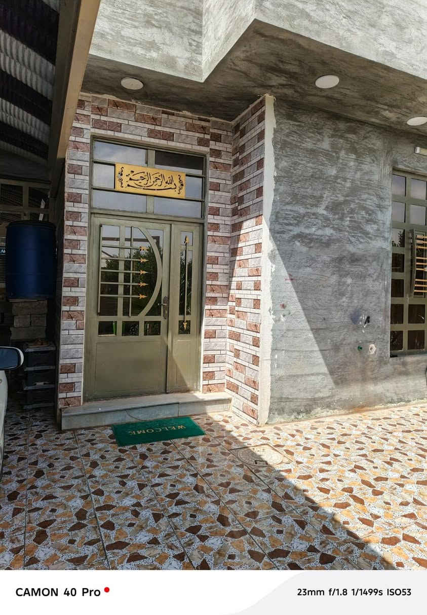 الله الرحمن الرحيم
تسلسل ( 3202 )
بيت للبيع في الفلوجة
خلف مجمع الرحاب 
المساحة : 300 م
الواجهة : 12 م
النزال : 25 م
الشارع : 10 م
غرفتين نوم 
صالة
استقبال 
مطبخ
نوع الملك : طابو زراعي تحويل 
باسم شخص واحد 
السعر: 70 مليون 
للاستفسار: *********** مالك البيت

للاستفسار: *********** مكتب مصطفى الحلبوسي للعقار
