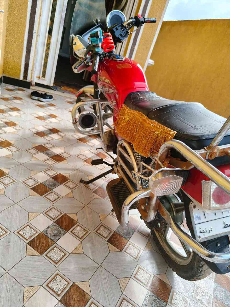 سلام عليكم  اخوان دراجه فيوم
لبيع  رقم واسط دراجه فول نضافه احلا من بصوره كامله مانقص اي اشي  ***********
