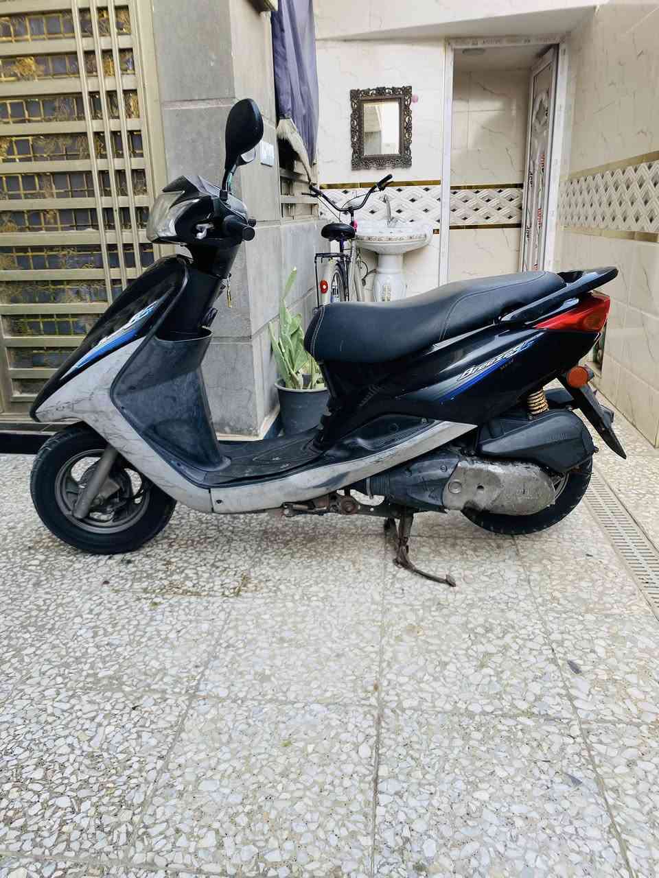 بغبغاء كفاله عامه بلاديه من كلشي مكينه كفر كهربائيات كل نقص مبيها مثل ما واضح بصور مكاني بغداد ***********
