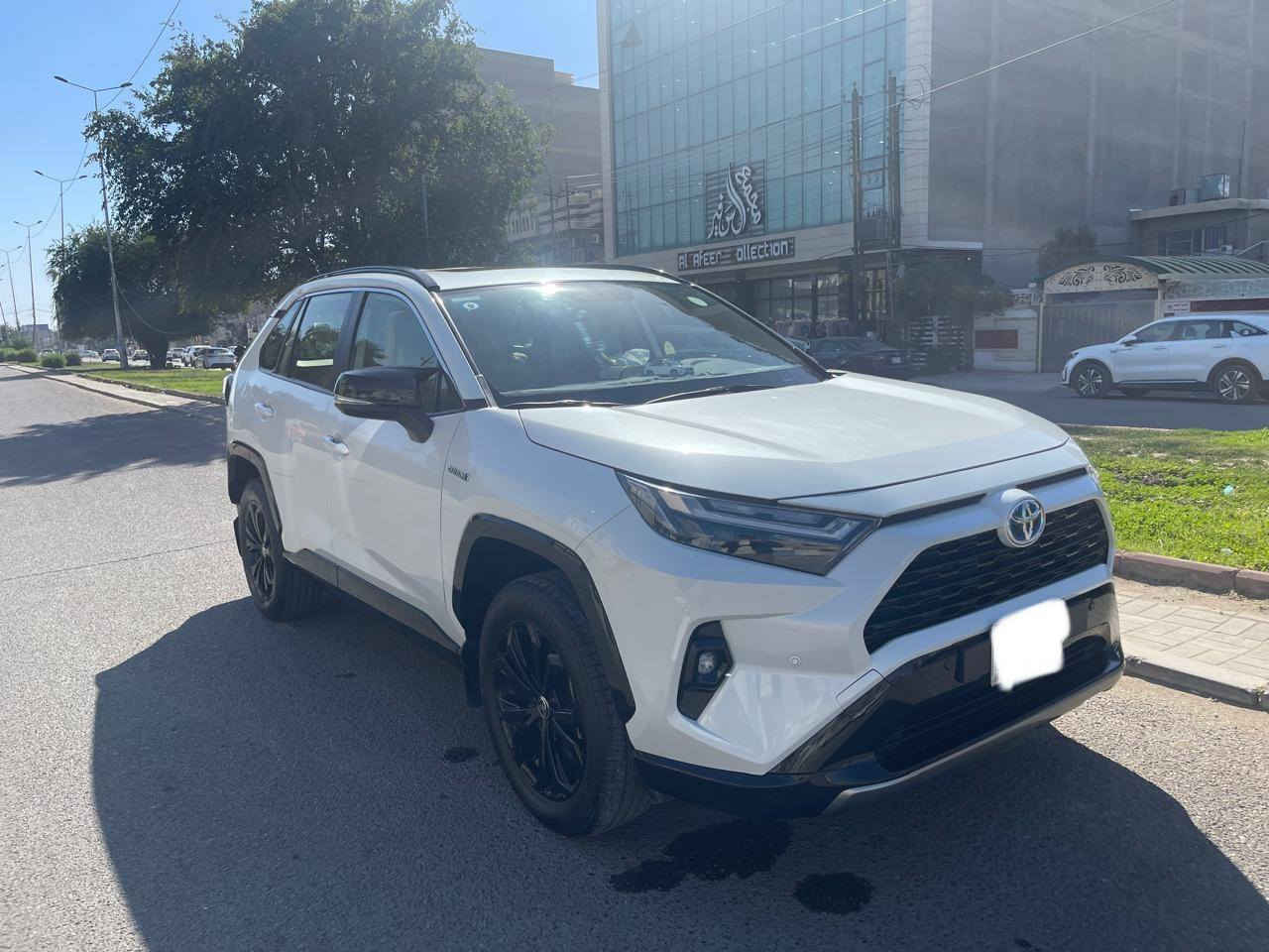 السلام عليكم
للبيع Rav4  موديل 2024 ياباني اصلي نسخة البلاك اديشن
 وارد خليجي (عبد اللطيف جميل)
هايبرد
ماشيه 15000 كم
محرك 2500
دفع رباعي ، فتحة سقف ، صندوق كهربائي 
حساسين امامي خلفي
مري شفط ودخول ذكي
ويل 18
مكفولة من الضربة والصبغ والتبديل 
السعر 295$
للاستفسار التواصل على
***********
