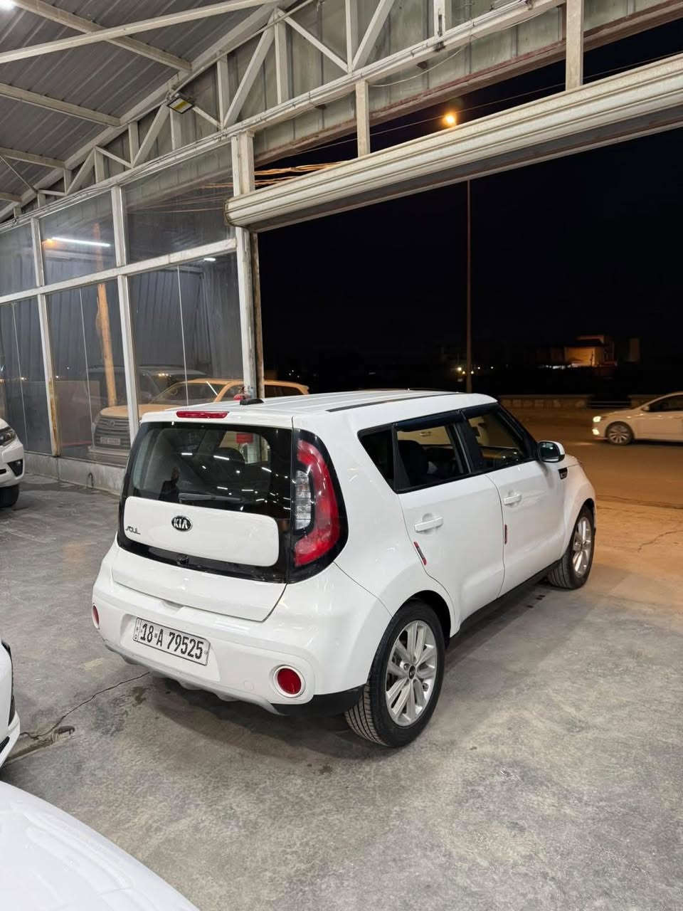 السلام عليكم متابعينا🌺🌺
يتوفر كيا صول 

موديل 2019 امريكي 

عداد المسافة 90 الف كم 

السياره جاهزة من كلشي 

السيارة بها ملاحضات بسيطه وموضحة في السونار 

السعر100 ورقه وبي مجال بسيط 

***********
