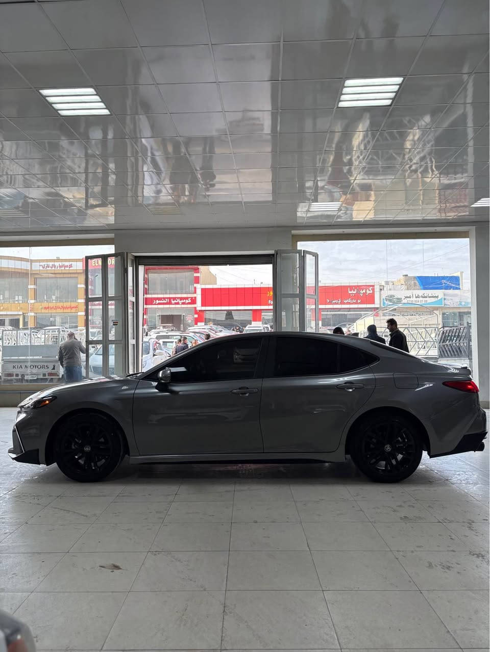 تویوتا کامری | toyota camry
.
مودێل: 2025
.
بتنێ 800 مایلا چویە. صفرە ✅
.
محرك: 2.5L V4 + HEV🔋
.
مواصفات: SE + HEV
(دعامی نەشرە - کامیرە - شاشە- رادار پێشی و پشتێ - هەردوو رەخ رادار - اوتوهولد - چار مود Eco normal sport + EV mode - کوشن کهربائی - گێچ نیف الکترونی - اوتوستوپ - برێک بەصمە……)
+ داشکام Dashcam.
.
چاملغ نەفەری تەبدیل.
نیف دەرگەهـ نەفەری سبغ.
.
بێ داخلی و بێ شاصی.
ئیرباگ بەس یا دکما سیستەمە.
.
سعر: 255$ مجال.
.
*********** کورەك + واتساب.
زاخو معرض (مهندکارس). زاخو, دهوك
