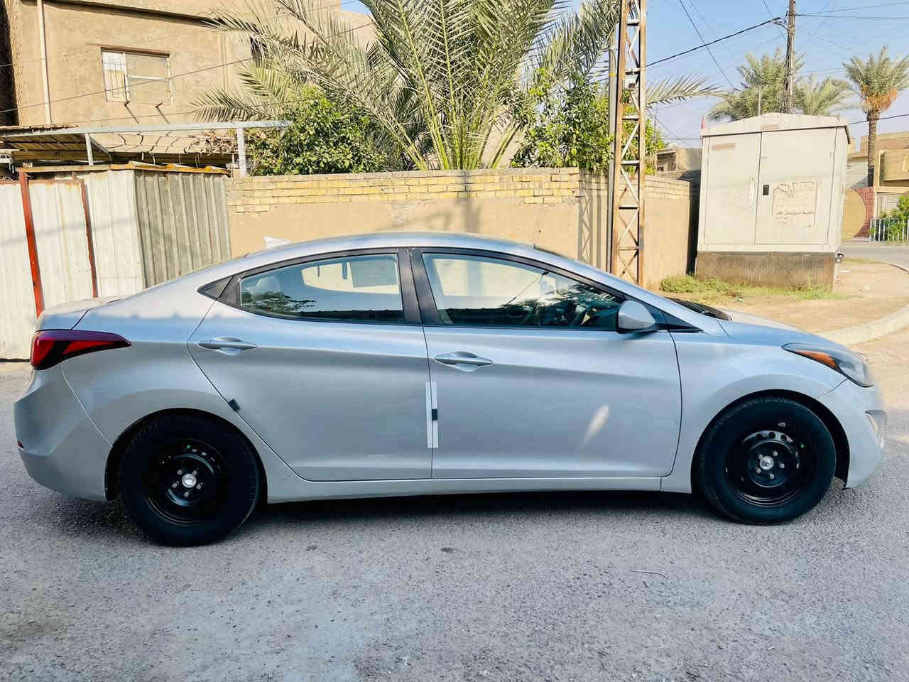 سلام عليكم الانتره للبيع موديل ٢٠١٦ وارد امريكي داخله سرقه بدون حادث سياره جديده مال بيت جاهزه بيهه بل عراق جم طخه السعر ١٠٧ اوبيهه مجال رقم ***********
