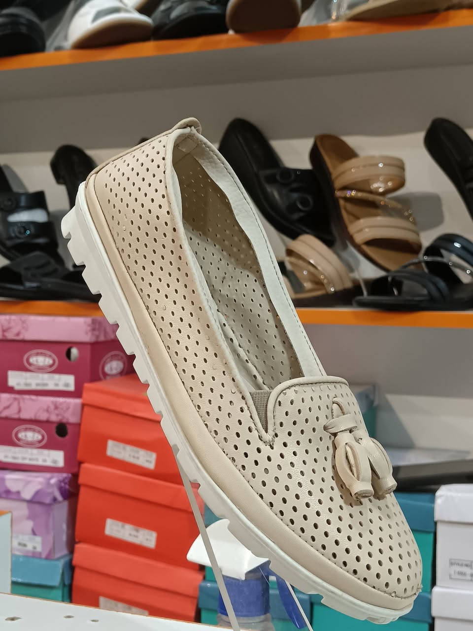 عروض الكنز للاحذيه والحقائب النسائيه  
كاله نسائي فلات 
سعر القطعه 3الف
سعر القطعتين 5الف  وكميه محدوده
القياسات من 37الى41 
العنوان الأنبار قضاء هيت مقابيل بلديه هيت الجديده مباشر الاستفسار *********** او *********** وكُل الهلا بيكم#الانبار_قضاء_هيت
