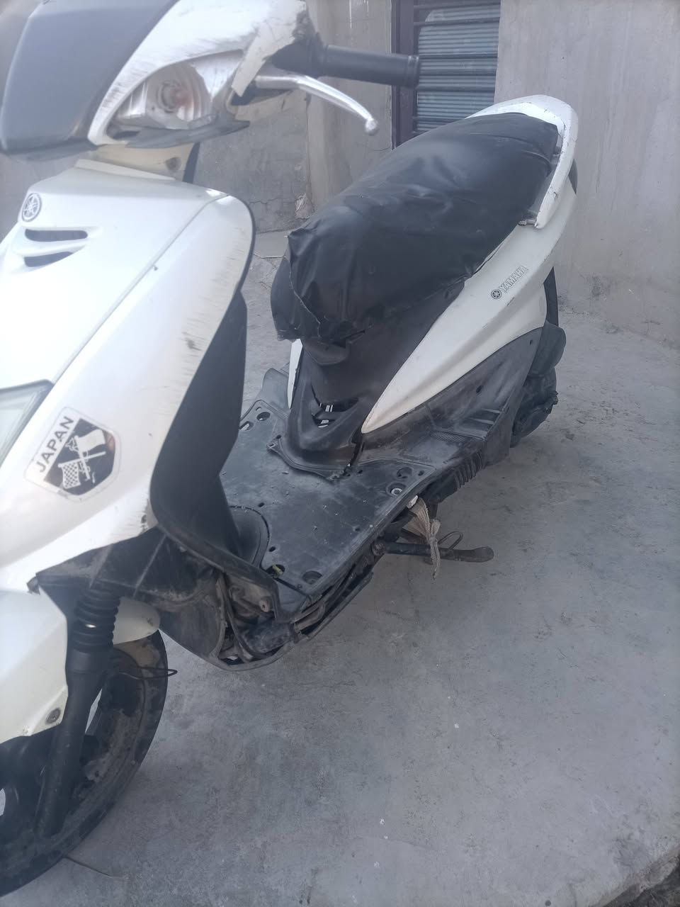 من رخصة صاحب الكروب سلام عليكم عندي سكنس نثية نضيفة مكينة مكفولة للبيع والمراوس شباب اشعدكم دراجة للمراوس نورتي بتعليق ***********
