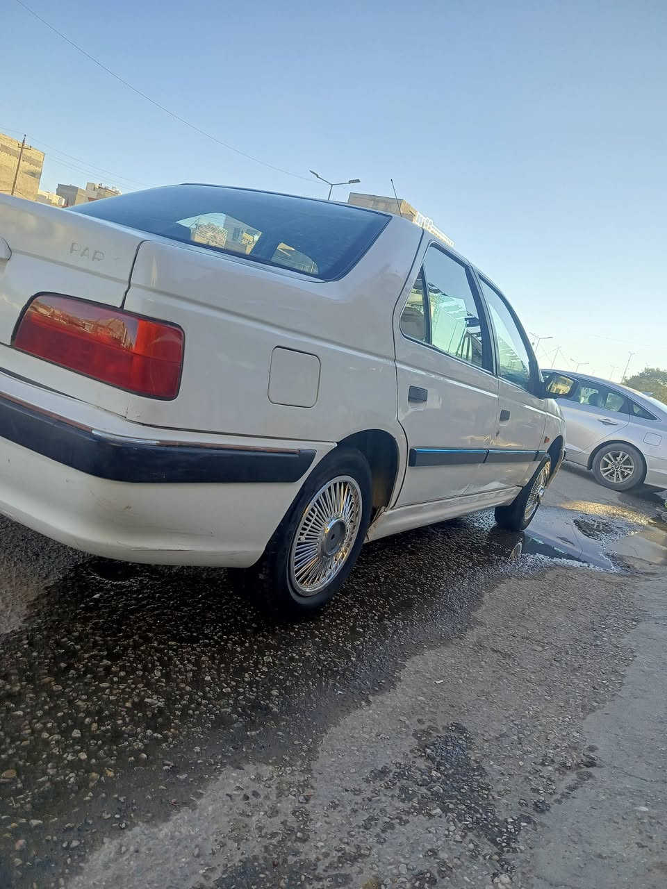 بيجو بارص مديل 12 مكينه وكير كارتون لا صبغ ولا ضربه كفالة عامه سياره سنويه صاقطه رقم نجف سياره جاهزة وجديده مداور مباشر راعيها يمي بيع فقط سعرها 40 وبيها مجال العنوان الديوانية قضاء غماس ***********.   ***********
