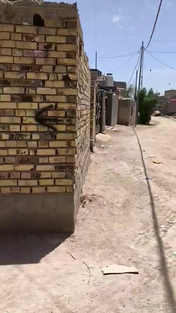 السلام عليكم ورحمه الله وبركاته
دار للبيع شارع 40خلف أسواق ميثم التمار وملعب حبيب اليساري 150متر للاستفسار الاتصال على الرقم ***********الله شاهد الجيران محترمين وغرض البيع لان عائلتي كبيره ومحتاج بيت كبير
