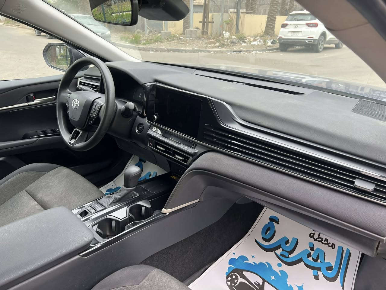 السلام عليكم كامري موديل 2025 وارد امريكي صورت الحادث موجوده السعر 195 وبيه مجال الاتصال على الرقم ***********
