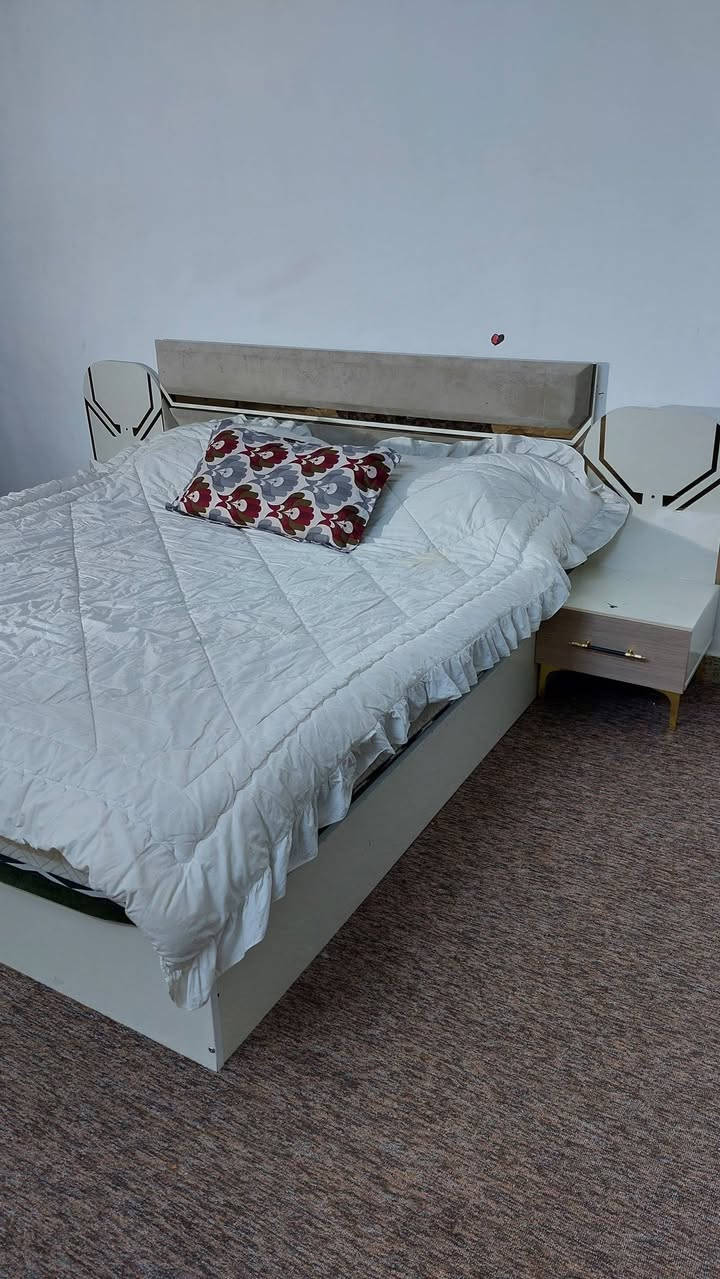 نظيفة جددا
٥ قطع
٤٥٠ الف


**إذا كنت صاحب هذا الإعلان وتريد حذفه لأي سبب، رجاءا أرسل رسالة إلى الدعم الفني**