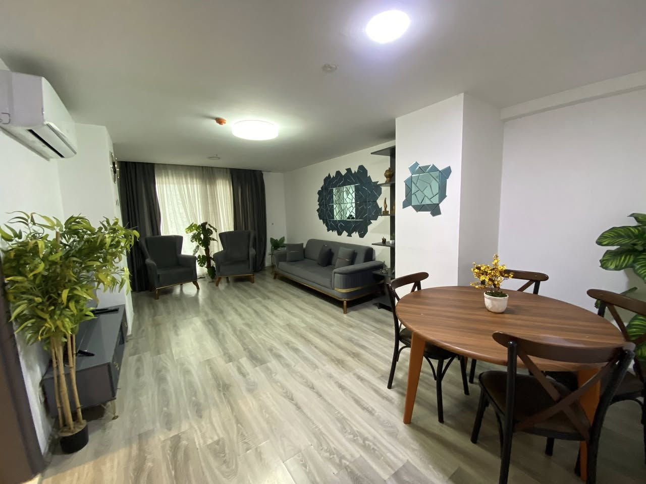 ‏شقة للإيجار في أربيل
‏في مجمع سكني لايف تاورز
‏داخل مربع الذهبي 
‏شقة متوفر غرفتين وصالة 
‏مؤسسة بالكامل 
‏مساحة 135 متر
‏طابق 20 
‏الاستفسار أكثر على ال WhatsApp 
***********📞
***********📞
