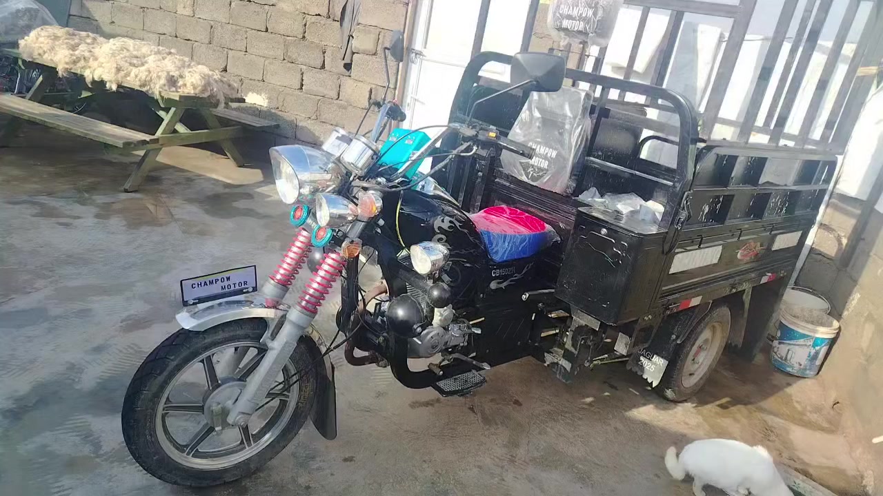 وين اليدور صفاره   ما مستخدمه قليل وشادلها محجل  مامشتغل بيها ولا يوم  من الشركه بدلتلها دهن مرتين فقط  وضع شركة السعر 16 وبيها مجال  
***********

***********
