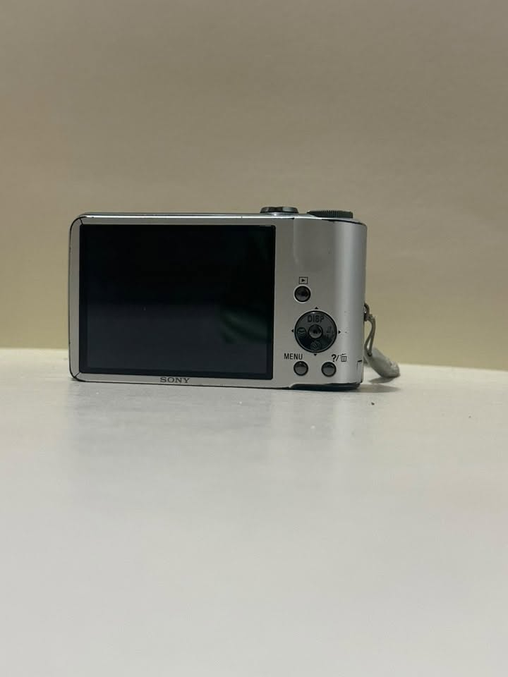 كامره sony cyber shot dsc H70 مع كامل ملحقات للتواصل ***********
