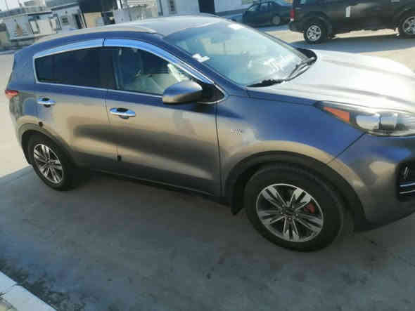 سبورتج 17 أمريكي حادث كلش بسيط في باب الجنطه رقم بغداد وماشيه ١٠٠ الف ميل وكلها ليبل واحد وكلشي بيها عل وظع الشركه اني مستوردها ومصلحها ومرقمهامواصفات فور ويل محرك ٢٤٠٠ مانع انزلاق مانع انحدار كامره دوارهرادار وتحكم ستيرن جهتين اوفر السعر ١٨٠ وبيها ***********مجال
