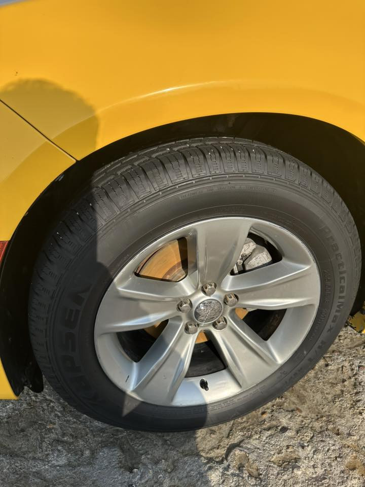 سلام عليكم 
دوج جارجر وارد أمريكي موديل ١٩ اصل 
رقم ذي قار أجره 
السيارة تقرير تعمل او تسير 
سعره 225 او بيه مجال للطيبين 
مكاني ناصريه  سوق الشيوخ 
رقمي ***********
