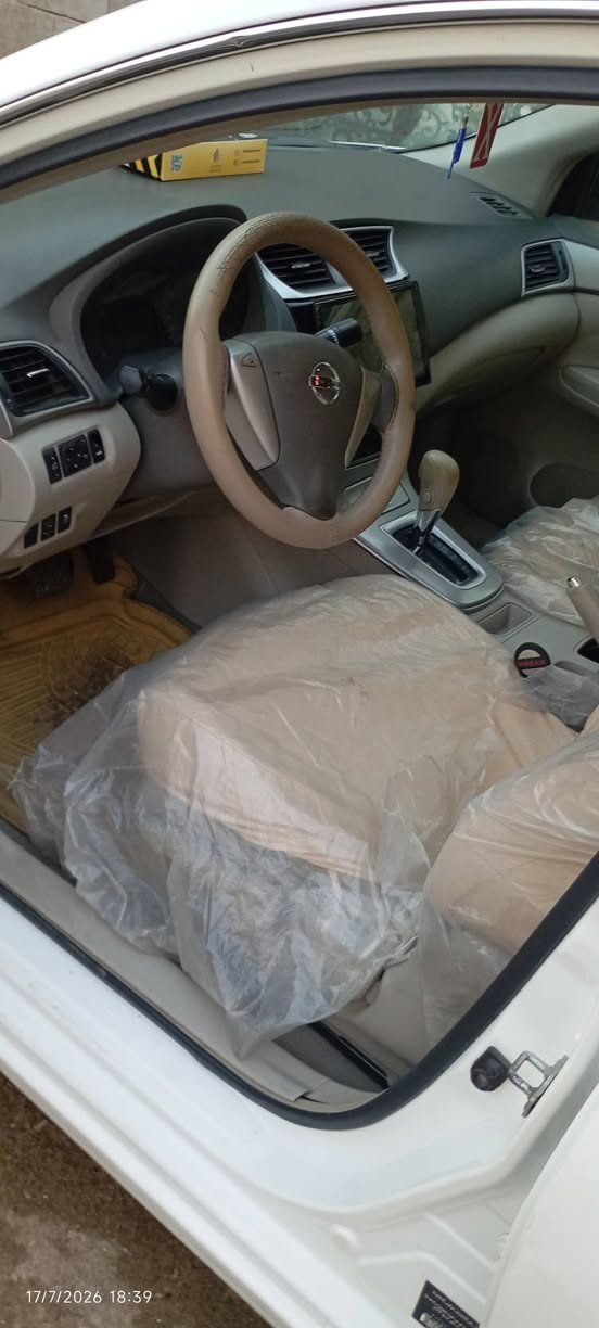 نيسان سنترا وارد خليجي موديل 20 سياره خير من الله  مكينه كير تبريد تدفئه  كامرة دواره شاشه  حساسات خلفيه محرك 1600  ارظيه جلد  سيارة مال بيت وخير من الله رقم وهزة جديده بصرة تحويل يوم ثاني سنويه لغايه 2031 بيه بارد كد شبر بلباب خلف السايق مكانه شط العرب *********** سعره110 وبيه مجال
