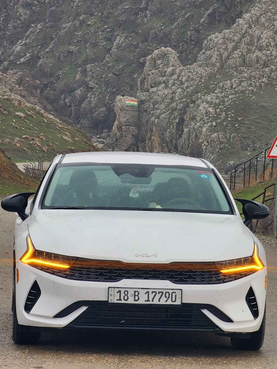 K5 موديل 22 
حادثه سطحي بدون ايرباك 
مواصفاته 
بصمة
سايد بريك كهربائي 
قياده ذاتية 
رادارات امامي خلفي 
نقطه عمياء 
شاشة اندرويد اوتو و ابل كار بلي 
تشغيل عن بعد 
لايت عالي اوتو 
تخم تاير بريجستون جديد ضمان 3 سنوات 
سياره جاهزه ما بيه اي نقص 
حتى الجيك طافي 

رقم بابل و مكانه بابل 

السعر ١٧٥ و بي مجال قليل 
***********
