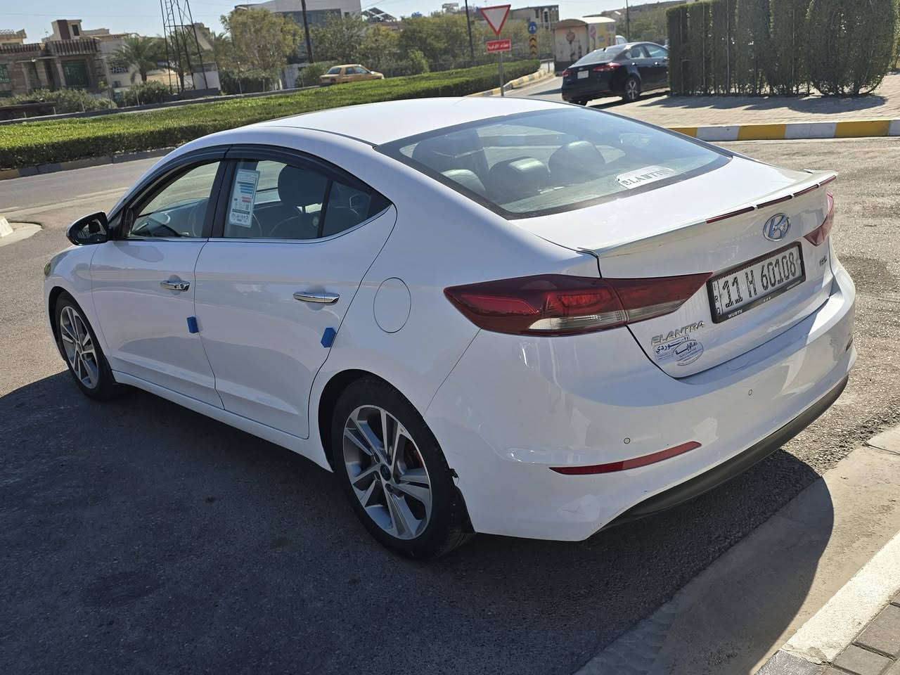 السلام عليكم للبيع او مراوس حسب القناعه النتره 2017 خليجي فول محرك 2000 دوش بلادي ماشيه 107 رقم دولي بصمه فتحه كشن كهرباء وجلد وخزن كشنات حار بارد استيرن حار بارد مكفوله عدا الي محدد عليه شرط الفحص السعر 148 بيهه مجال مكاني بغداد اليوسفيه ***********
