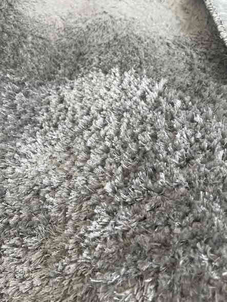 فراش بيت شتوي مستعمل نظيف جدا لونين 2 رصاصي وواحد بيجي 
الجبير رصاصي قياسه 7*225
وبي كصات مادرج 

220*330 رصاصي هم

البيجي 2*4 تقريبا 

واكو فضلات زايده هواي وياهن لتغطية الفراغات
***********
