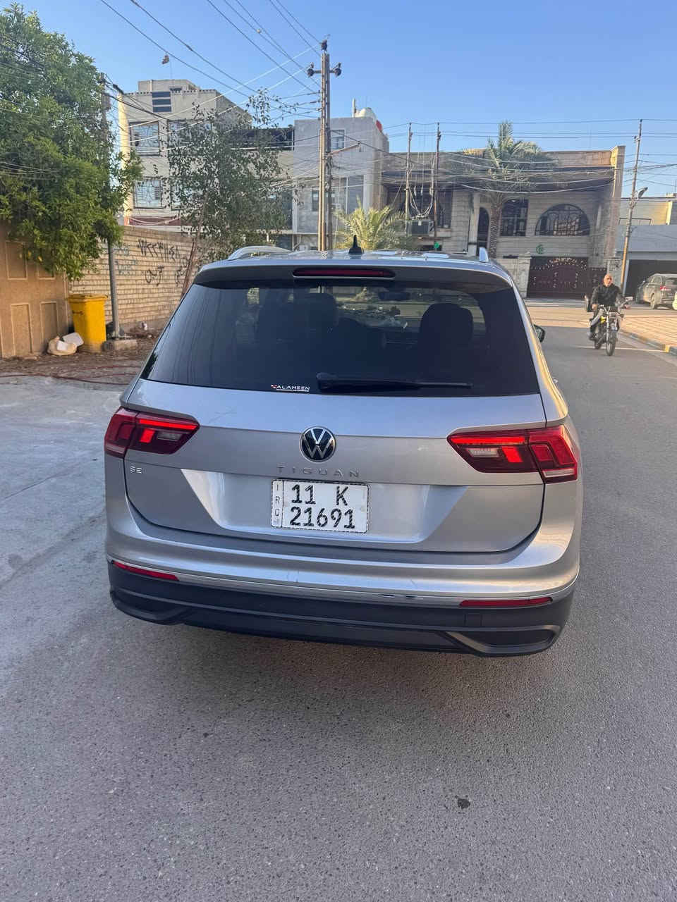 فولكس واكن تيكوان 2023 مرقم بغداد للبيع ضرر شويه بالبنيد والجاملغ ومصلح نفسه مكاني بغداد الوزيريه السعر 195 ورقه وبيها مجال للشراي 
للتواصل 
*********** بغداد, العراق
