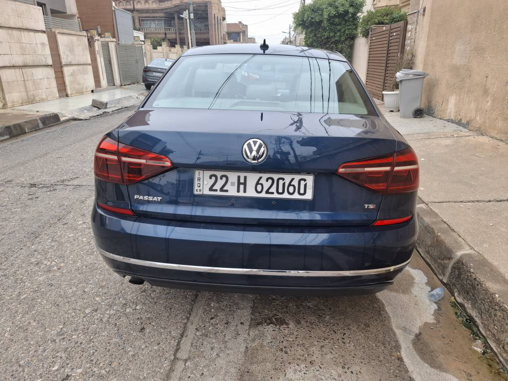 سلام عليك 
ڤۆلکسواگن پاسات ٢٠١٩ 
رەنگی نیلیە و ناو سپیە
مواسفات
بەسمە
کوشن هیتەر
رادار ٣٦٠
ئەپڵ کار پلەی
وەکو بۆیاخ وێنەی حادیسەم داناوە زۆر خەفیفە 
بەس صبوغ عامە بێ ئەوەی یەک نوقتە ناو دەرکەکانی گرتبێ لەسەر ساغی 
ئێرباگ و ناو گرتن بە شەرت
٣ جێی كەمی مەعجونە خۆم کردیتم وێنەی پێش و دوایم لایە بەس بۆ جوانی 
گێر و مەکینە و کارەبایی بە شەرتە 
١٩١ هەزار کیلۆمەتر رۆشتیە
رەقەم شانصیم دانایە
***********
لە هەولێرم أربيل, العراق
