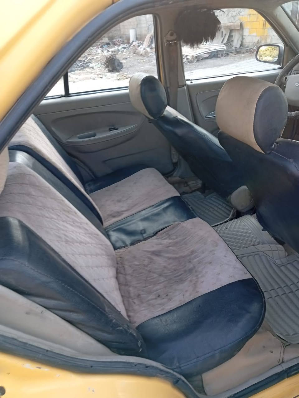 سلام عليكم سياره تفيد اهالي الرعايه وكاله ام الباركوت شيري اجره بغداد عليهه غرمات وهيه 200الف فقط السعر 15ورقه قفل كير ومحرك كورله اوتماتيك السياره جاهزه كبل لشارع المكان بغداد الحسينيه الراشديه ***********
